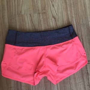 Size 6 Lululemon Speed Shorts in Grapefruit